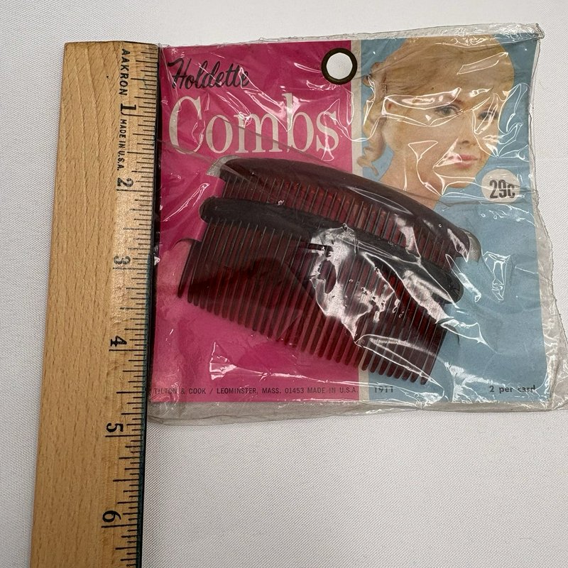 Vintage Holdette 1911 Brown Lucite Combs NOS Sealed Card USA