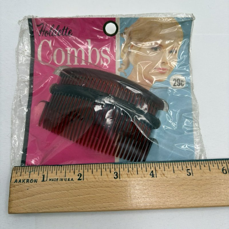 Vintage Holdette 1911 Brown Lucite Combs NOS Sealed Card USA