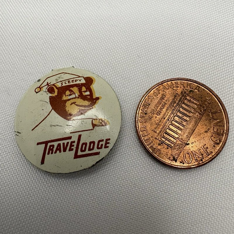 Vintage Travelodge Sleepy Bear Advertising Pinback Button Motel Promo 1”