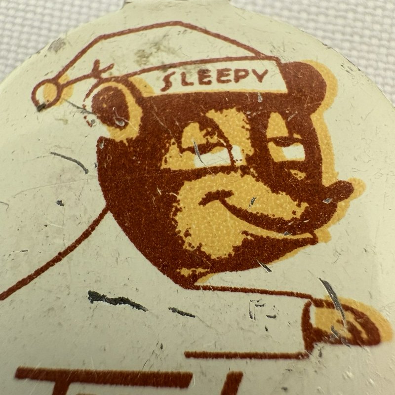 Vintage Travelodge Sleepy Bear Advertising Pinback Button Motel Promo 1”