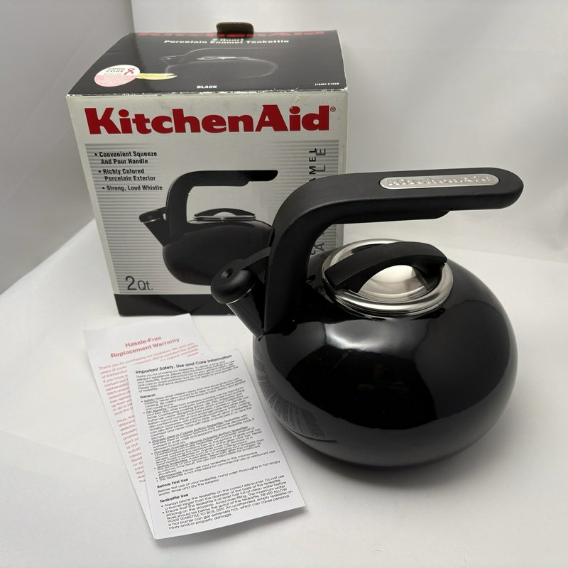 KitchenAid 2 Qt Black Porcelain Enamel Whistling Tea Kettle Model 51629 w/ Box