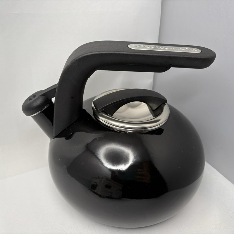 KitchenAid 2 Qt Black Porcelain Enamel Whistling Tea Kettle Model 51629 w/ Box