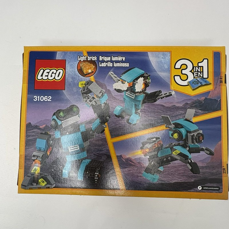 LEGO Creator Robo Explorer 31062 3-in-1 Robot Set Light Brick Sealed Box