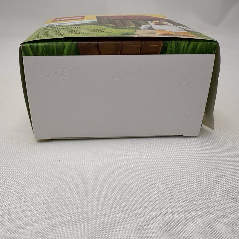 LEGO Chicken Suit Guy 5004468 Minifigure Promo Set w/ Box & Bent Sleeve