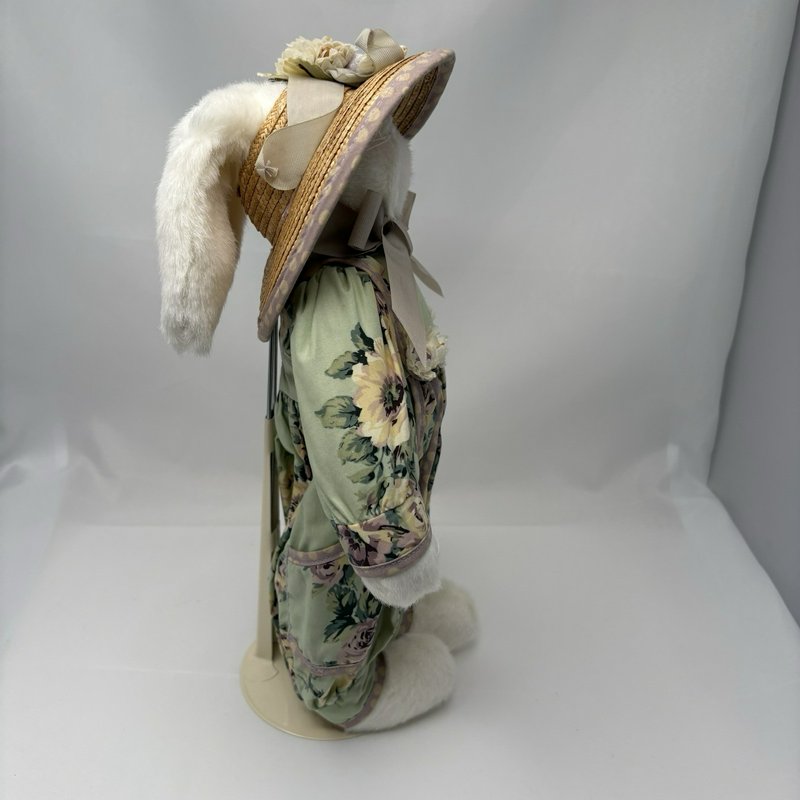 Hallmark Bunnies By The Bay Penny Pick Me Bunny Plush Stand Tag 15”