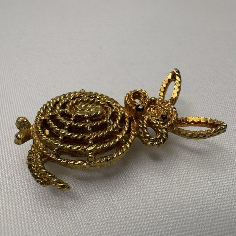 Vintage Mamselle Bunny Rabbit Gold Tone Brooch Rope Cutout Figural Pin