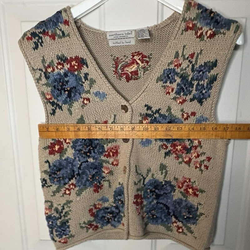 Northern Isles Hand Knit Floral Beaded Sweater Vest M Cottagecore