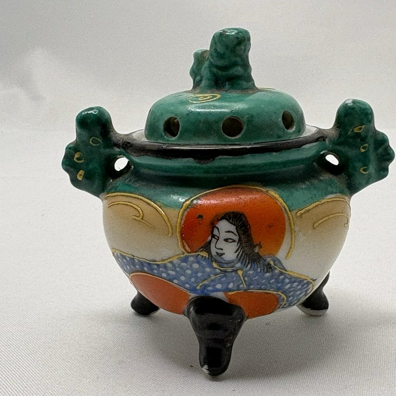 Vintage Japanese Incense Burner Tripod Porcelain Moriage Figural Lid