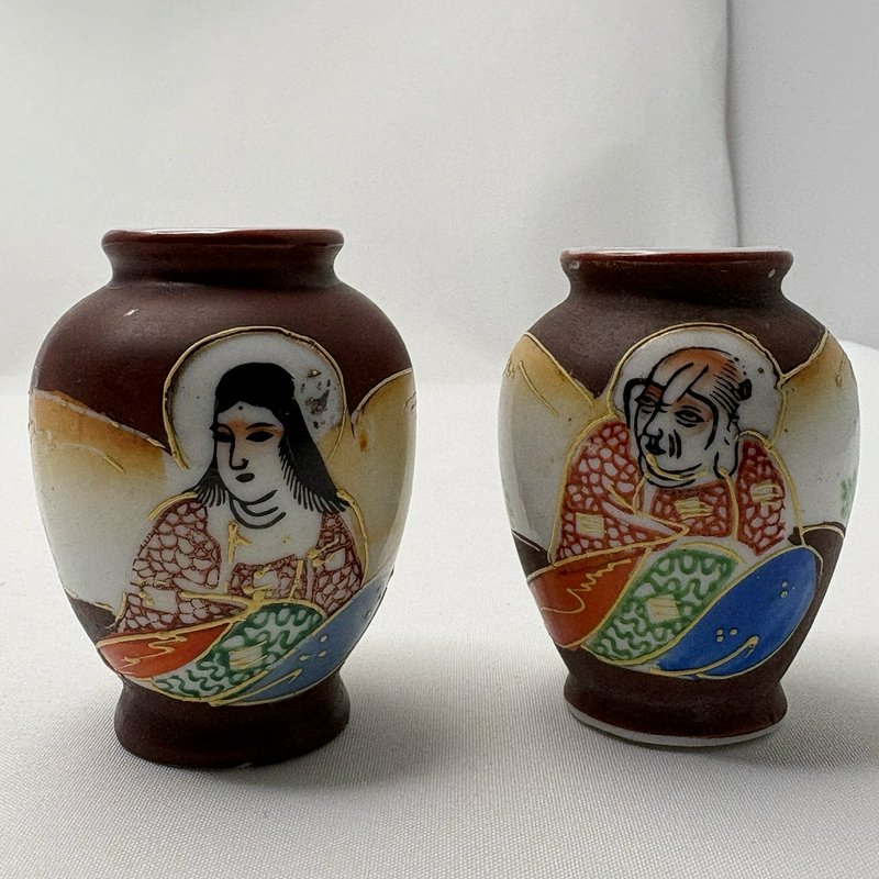 Vintage Occupied Japan Hand Painted Mini Vases Pair Geisha Moriage 2.5”