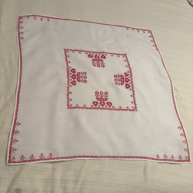 Vintage Red Cross Stitch Tablecloth 36x36 Linen Cottage Farmhouse Decor