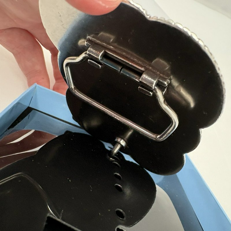 Nocona Belt Buckle Floral Revolvers Western Cowboy Silver Tone w Box