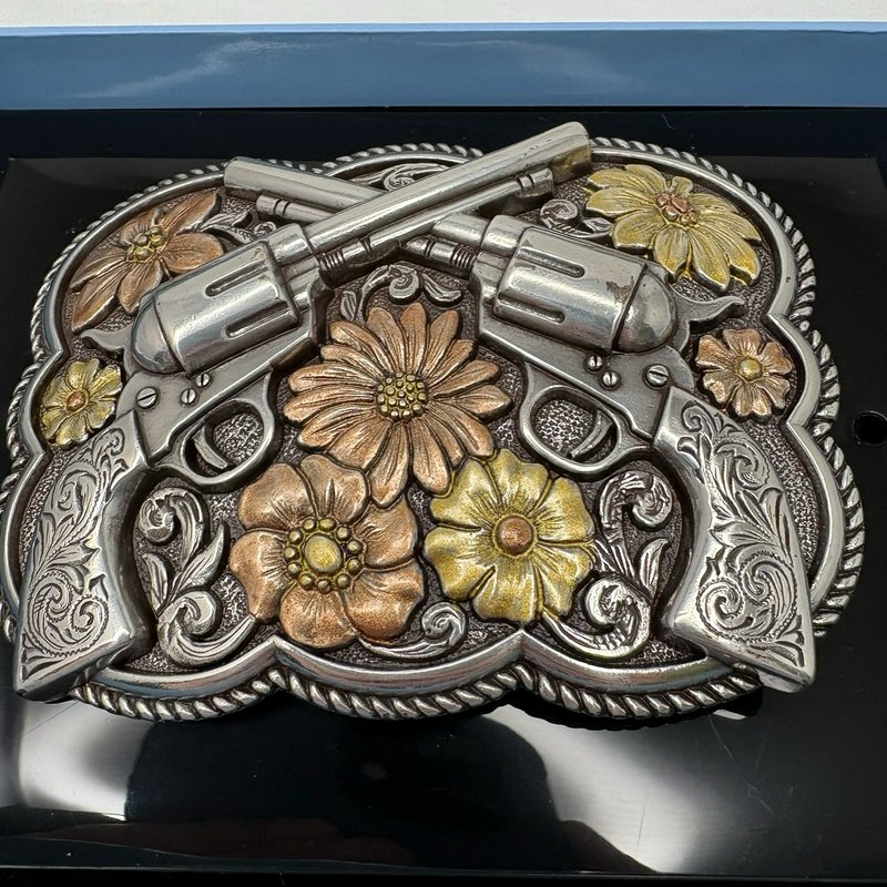 Nocona Belt Buckle Floral Revolvers Western Cowboy Silver Tone w Box