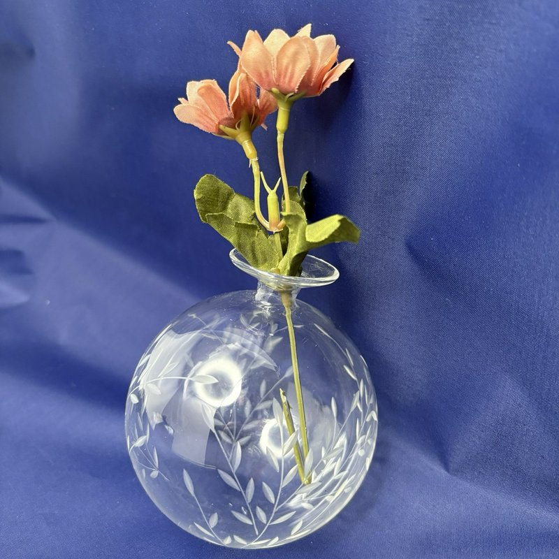 Corning Museum Glass Etched Floral Globe Bud Vase Art Glass 4"