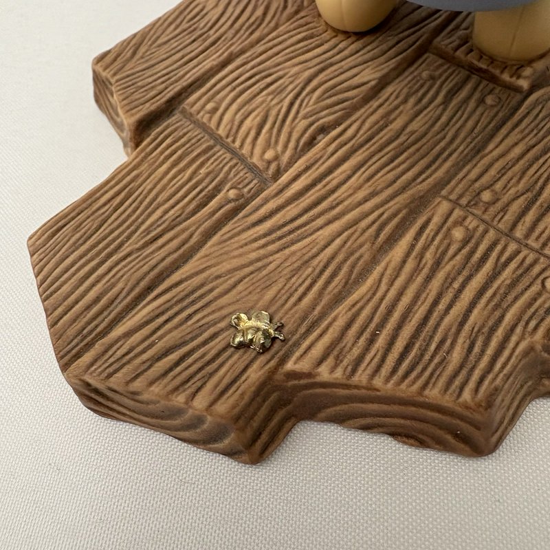 Disney Pooh & Friends Figurine "May Friendship Always Light Your Way" With Box