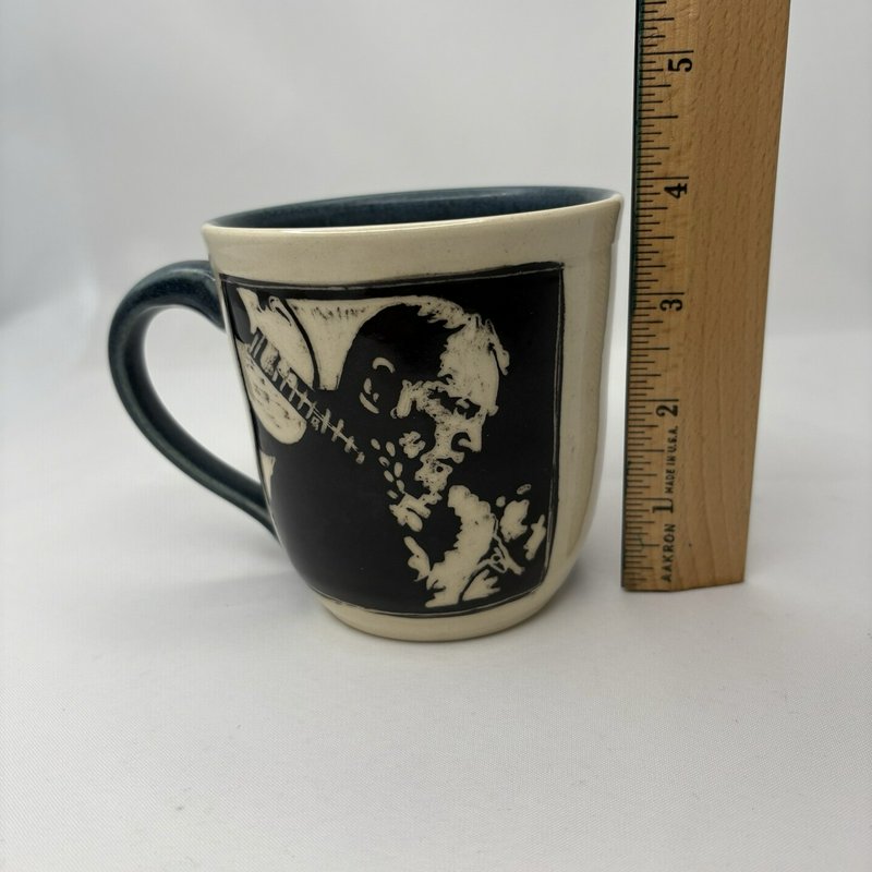 Westcote Bell Pottery Folk Art Willie Nelson Mug w/ Original Insert