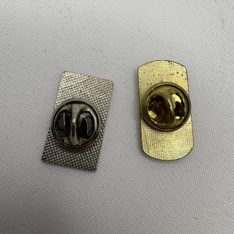 Vintage Coors Beer Advertising Lapel Pins Lot (Red Logo & Can)