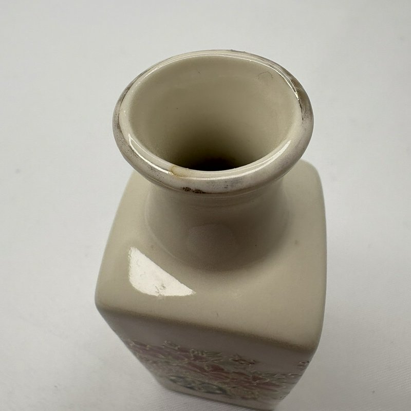 Vintage Japanese Hand Painted Porcelain Mini Vase w/ Gold Trim 3.75”
