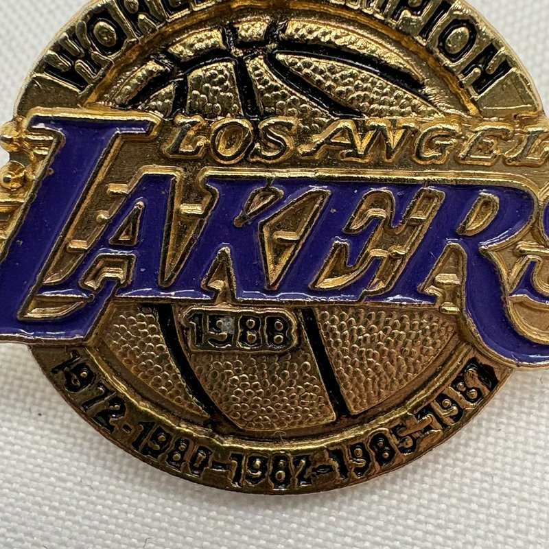 Vintage 1988 Los Angeles Lakers "World Champion" Lapel Pin