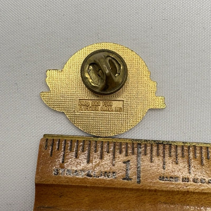 Vintage 1988 Los Angeles Lakers "World Champion" Lapel Pin