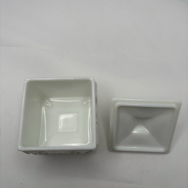 Vintage Westmoreland Milk Glass Covered Dish Paneled Quilt Square Box