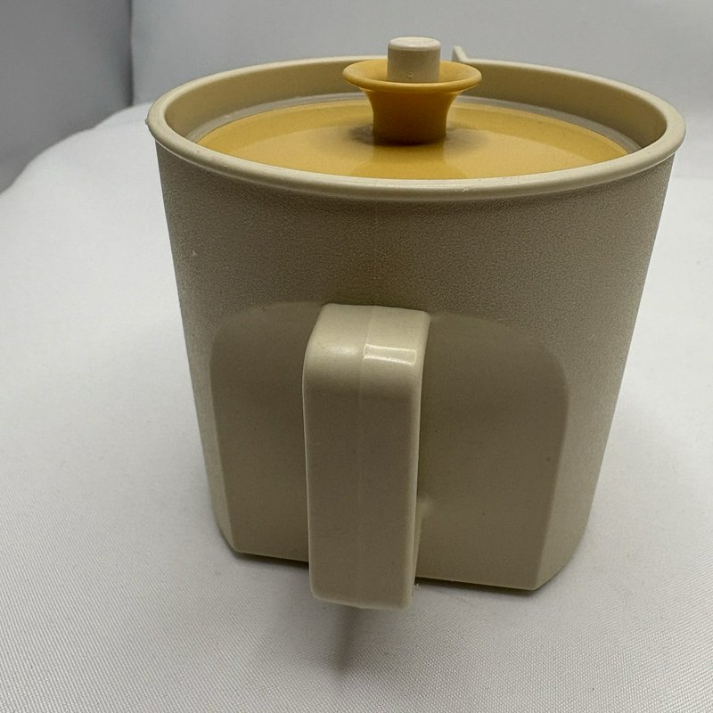 Vintage Tupperware Creamer Sugar Set Yellow Lid Beige Mid Century USA