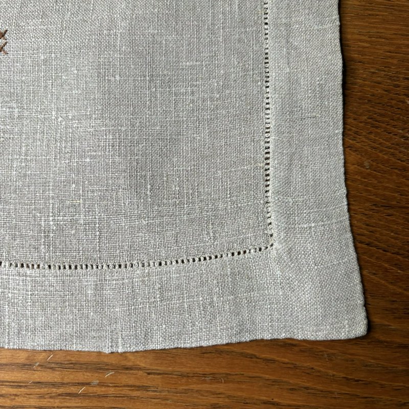 Vintage Linen Table Runner Bee Embroidery Cross Stitch Farmhouse 42x14