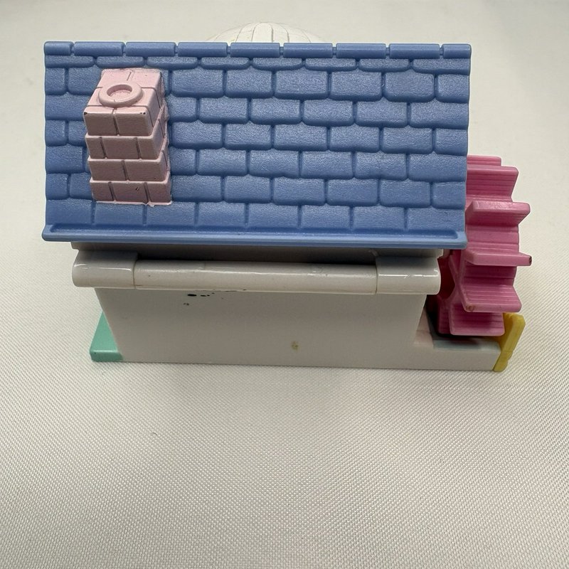 Polly Pocket Bluebird 1994 Grandma's Cottage House 1 Figure & Cookie Sheet