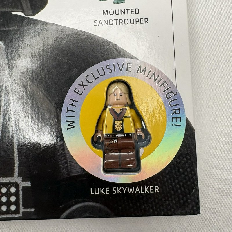 LEGO Star Wars The Visual Dictionary 2009 Hardcover w/ Exclusive Luke Figure