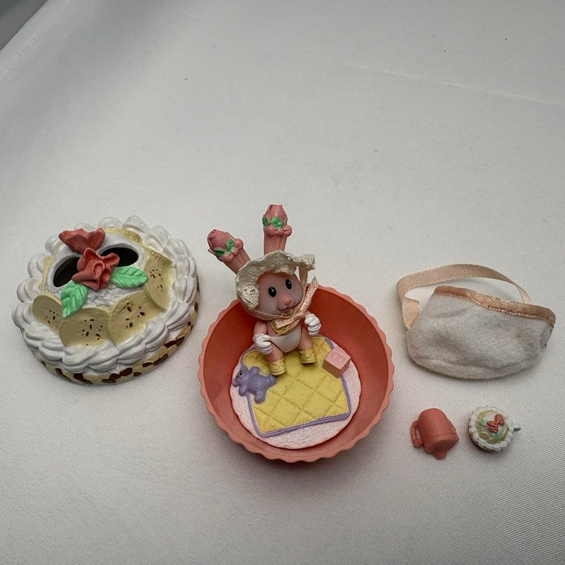 Vintage Tea Bunnies Baby Playful Peek-A-Boo Sweet Pea Banana Cream Pie TBG