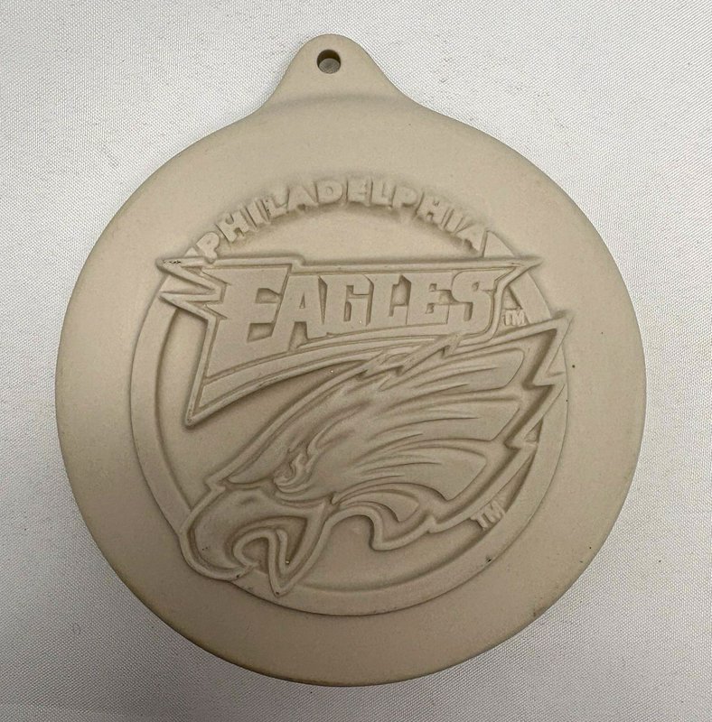 Vintage 1999 Pfaltzgraff Philadelphia Eagles NFL Stoneware Cookie Mold Press