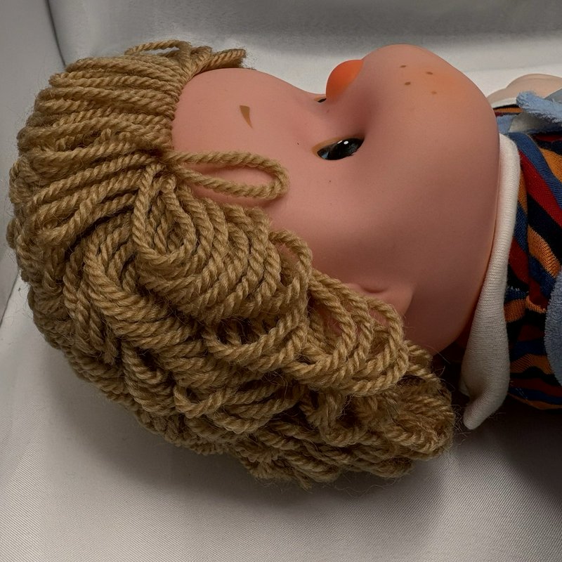 1983 Kotton Kandy Kid Thumb Sucker Doll Cloth Hands Smile International 18”