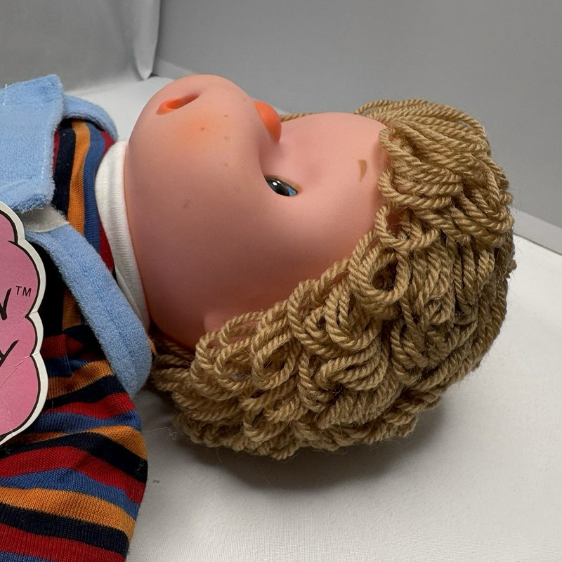 1983 Kotton Kandy Kid Thumb Sucker Doll Cloth Hands Smile International 18”