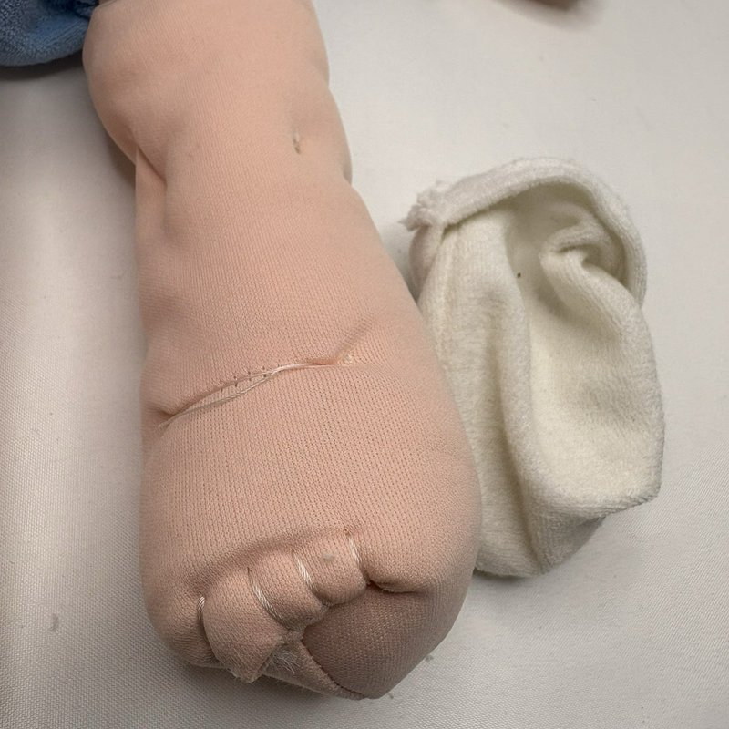 1983 Kotton Kandy Kid Thumb Sucker Doll Cloth Hands Smile International 18”