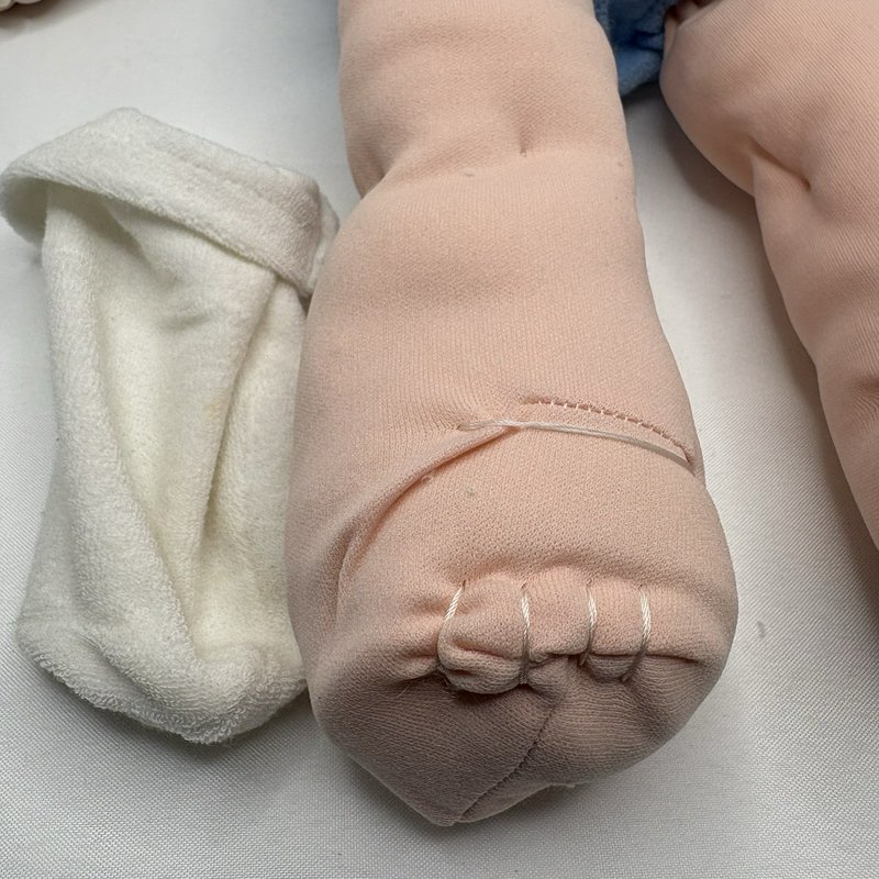 1983 Kotton Kandy Kid Thumb Sucker Doll Cloth Hands Smile International 18”