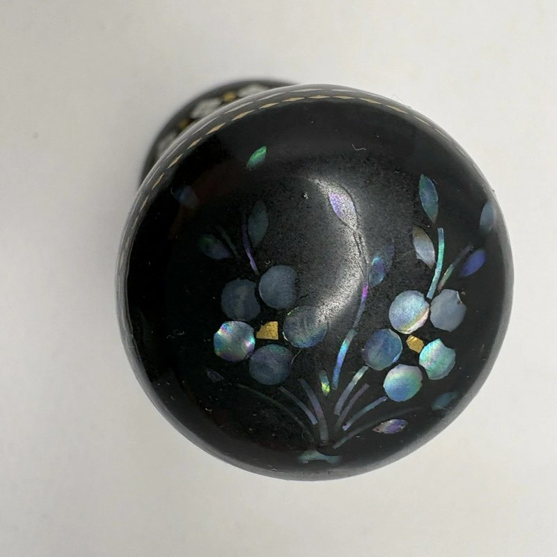 Black Lacquerware Abalone Mother of Pearl Toothpick Floral Box 3"