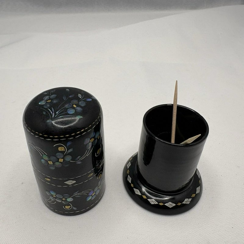 Black Lacquerware Abalone Mother of Pearl Toothpick Floral Box 3"
