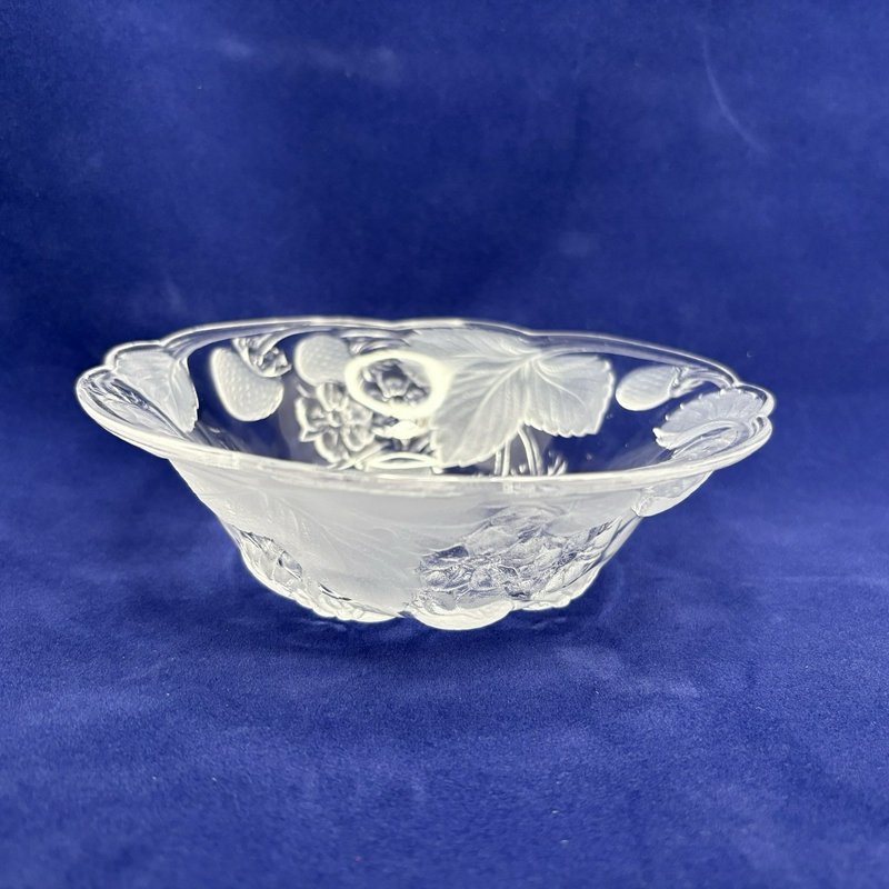 Vintage SOGA Japan Strawberry Field Round Divided Tray w/ Handles & Dip Bowl