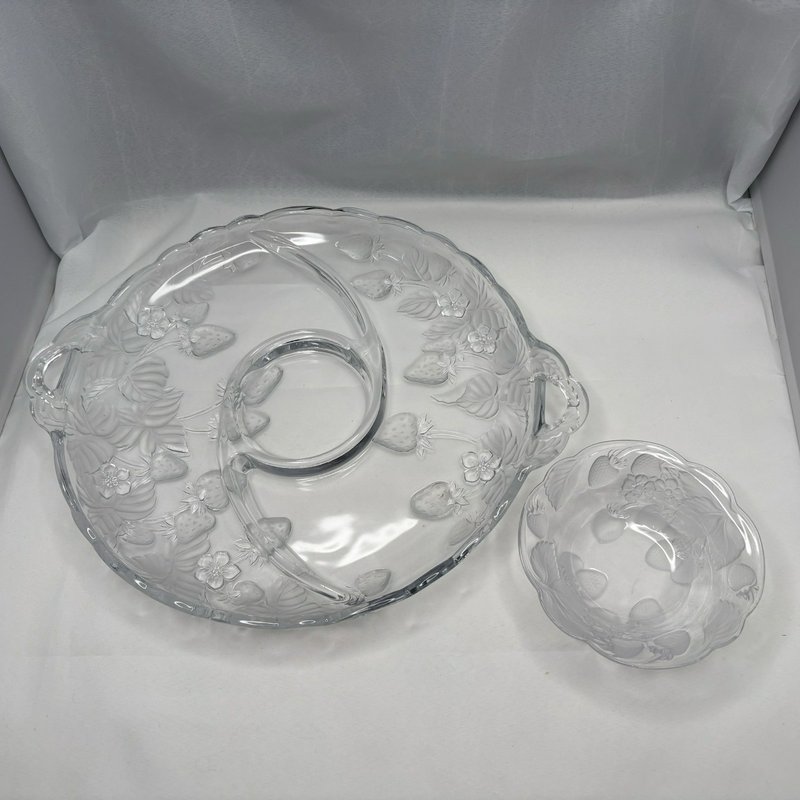 Vintage SOGA Japan Strawberry Field Round Divided Tray w/ Handles & Dip Bowl