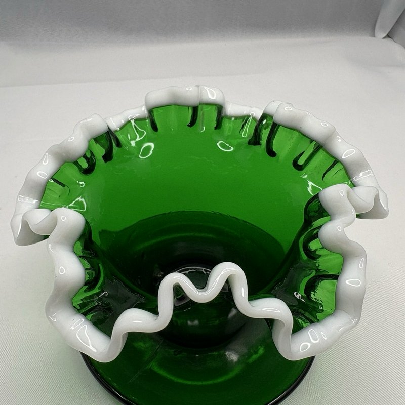 Vintage Fenton Emerald Green Snowcrest Glass Flower Pot Planter Attached Saucer